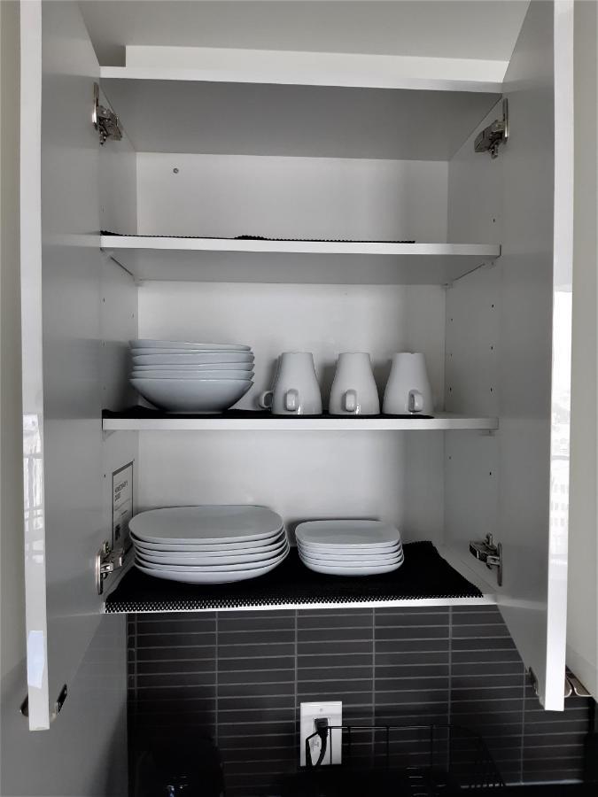 Luxury Skyline Condo In Downtown Free 24/7 Parking 温尼伯 外观 照片